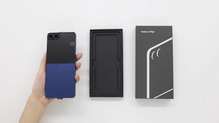 三星Galaxy Z Flip7：握在掌心的AI旗舰