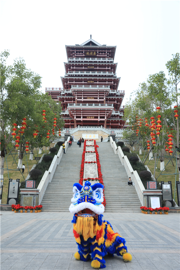 回归家乡的蓝狮阿明.jpg