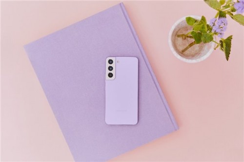 幽紫秘境“可盐可甜” 三星Galaxy S22“有颜有料”
