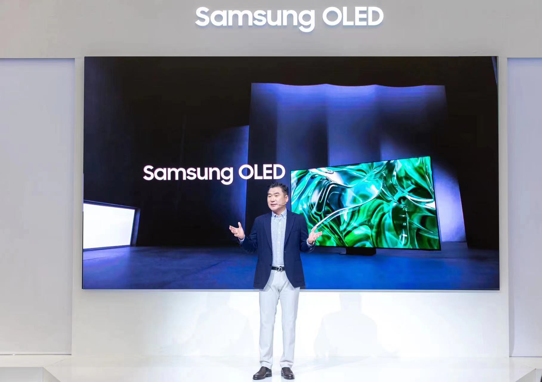 全球首款潘通认证OLED电视上市：三星OLED构筑薄色“视”界