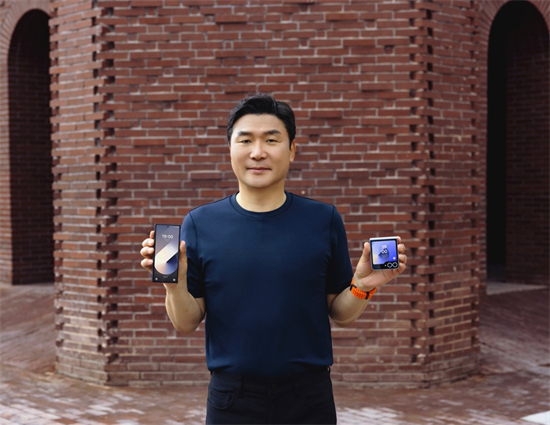 Galaxy AI释放折叠屏无限潜能 三星Galaxy Z Fold6|Z Flip6国内发布